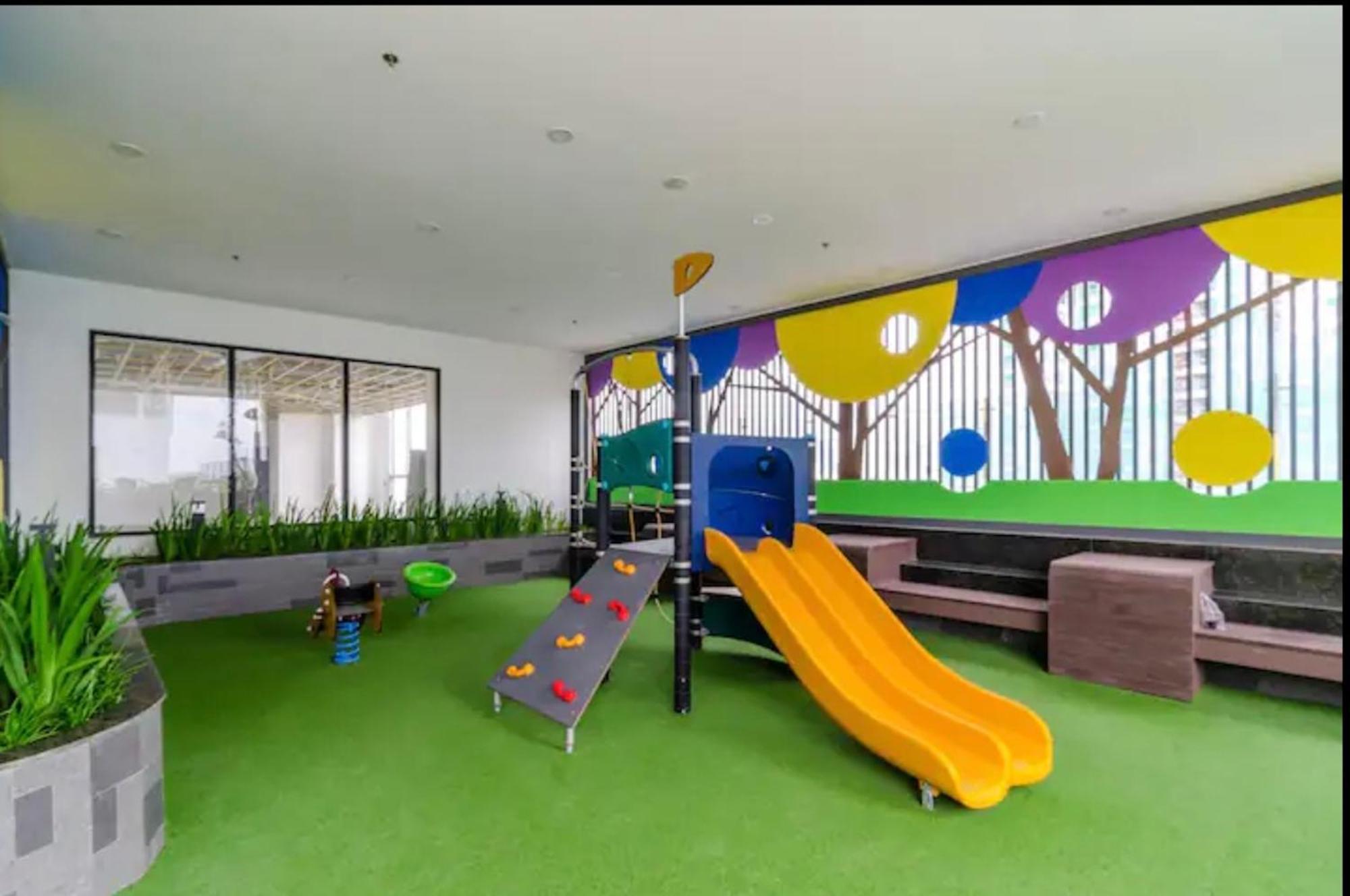 Zo Rivergate Free Pool Apartment *