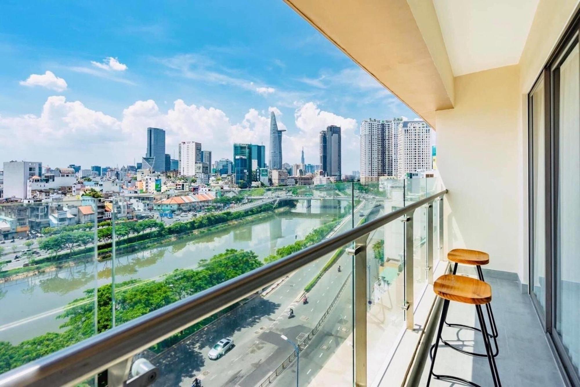 Zo Rivergate Free Pool Apartment *